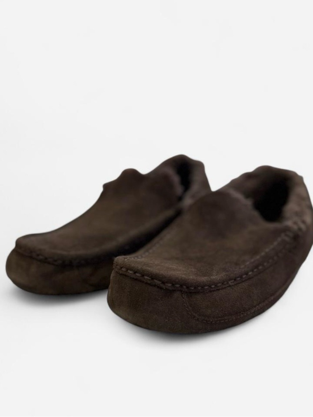 UGG Men's Ascot Sheepskin Slippers
Brown Suede Loafers Size 12 - Picture 3 of 8